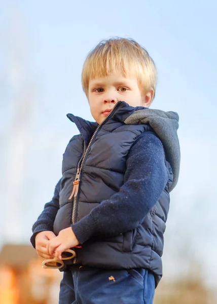 Portret Van Kleine Model Jongen Natuur — Stockfoto