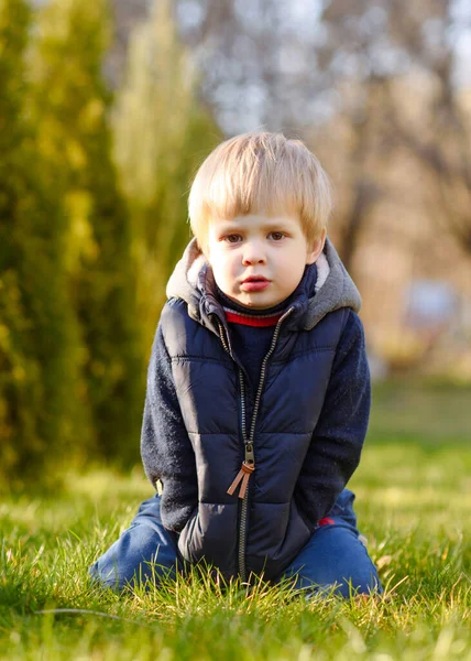 Portret Van Kleine Model Jongen Natuur — Stockfoto