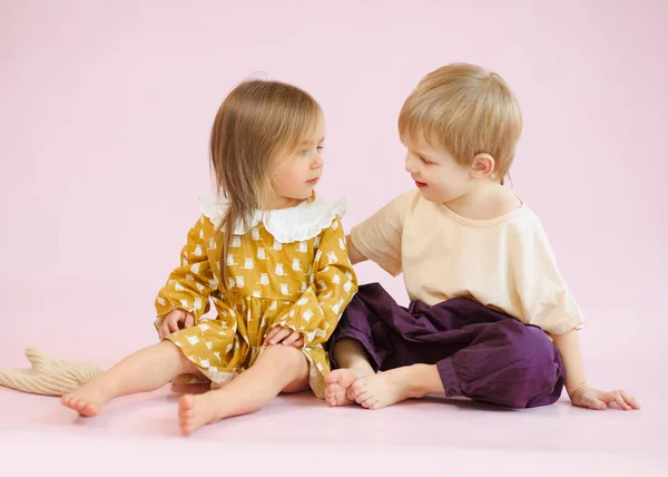 Studio Portrait Boy Girl — Stock Photo, Image