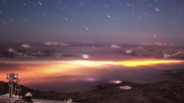 Cielo oscuro con estrellas en la noche — Vídeo de stock