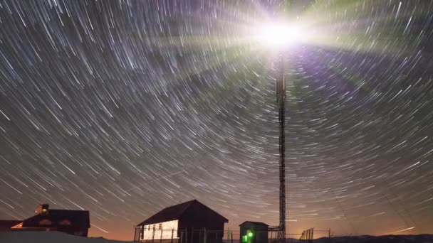 Cielo oscuro con estrellas en la noche — Vídeo de stock