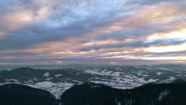 Beautifulcarpathian βουνά στο ηλιοβασίλεμα — Αρχείο Βίντεο