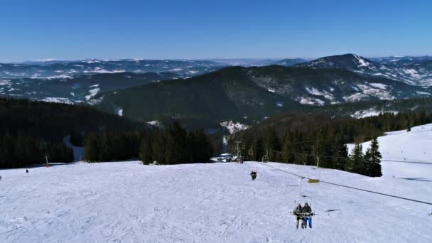 Montañas de los Cárpatos en invierno — Vídeos de Stock