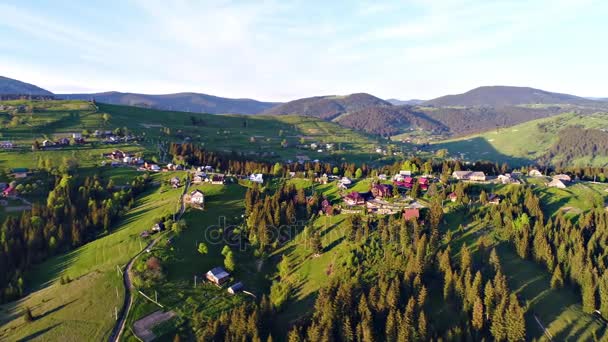 Montanha paisagem aldeia — Vídeo de Stock