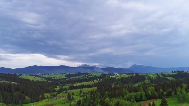 Montanha paisagem aldeia — Vídeo de Stock