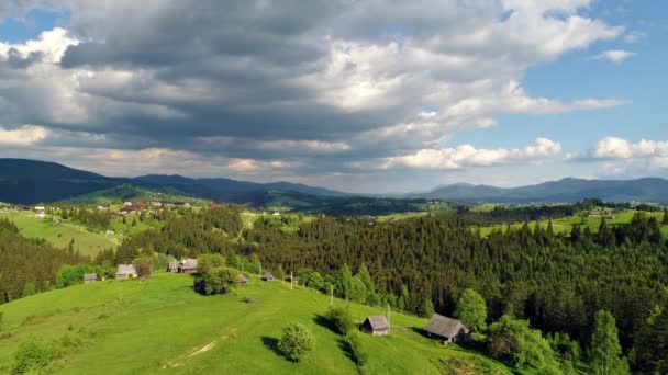 Montanha paisagem aldeia — Vídeo de Stock