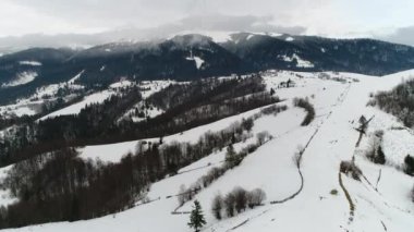 kış zamanında güzel dağlar 