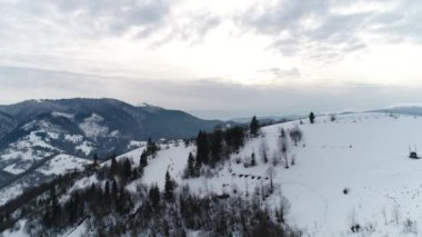 kış zamanında güzel dağlar 