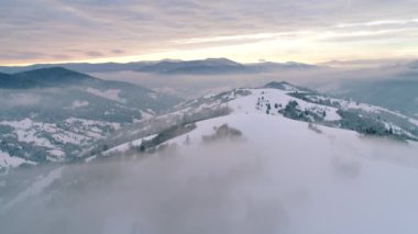 gün batımında Karpat Dağları 