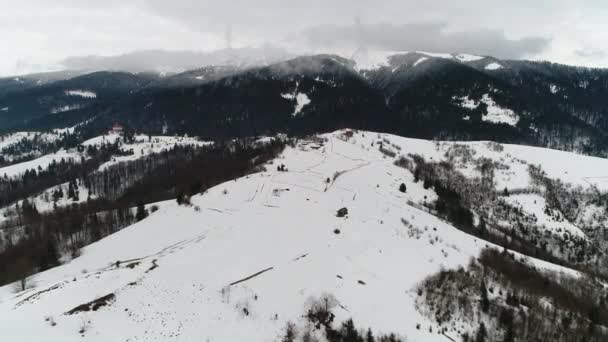 Карпатские горы зимой — стоковое видео