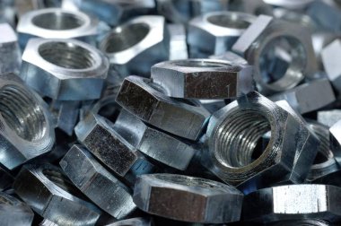 Yan görünüş, yakın plan krom metal fındık.