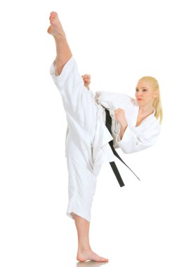 Genç yetenekli sarışın profesyonel karate atleti