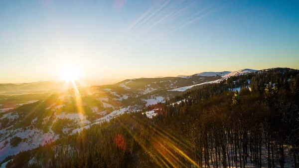 冬季小山美丽的空中风景 — 图库照片