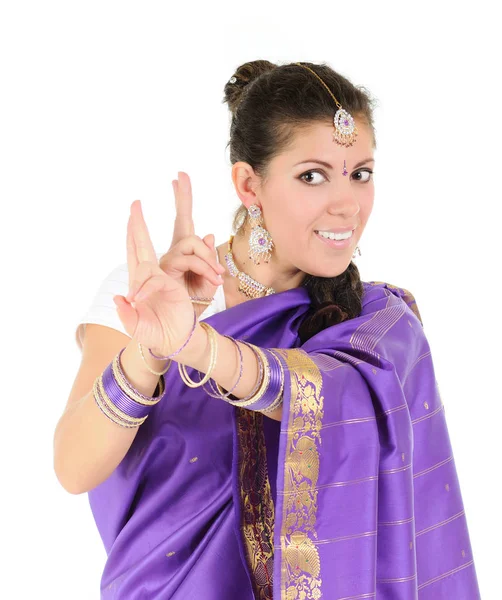 Donna in abiti indiani che mostra mossa di danza — Foto Stock