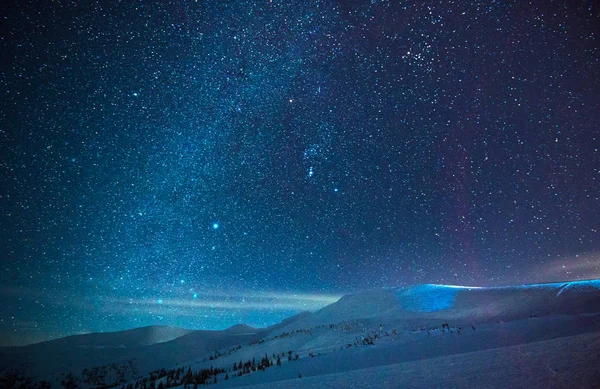 Splendido cielo stellato in una foschia blu — Foto Stock