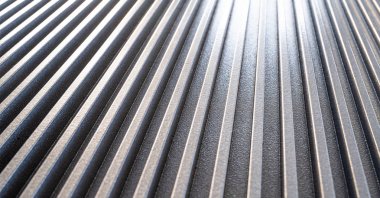 Bükülmüş metal bir yüzeye yakın çekim