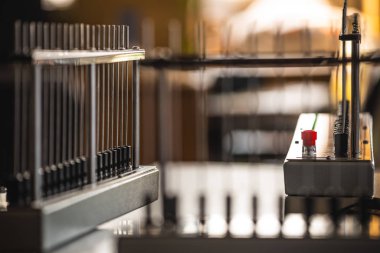 Tüplerin ve ışık sensörlerinin elektronik kurulumu