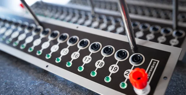 Panel with numbered round buttons and inputs