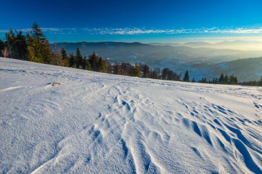 Kar dalgalarının büyüleyici manzarası