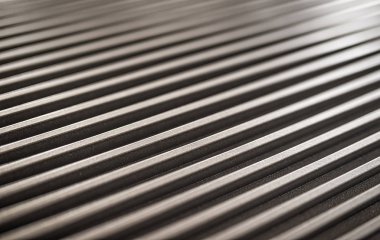 Bir cihazın demir kıvrımlı yüzeyine yakın çekim