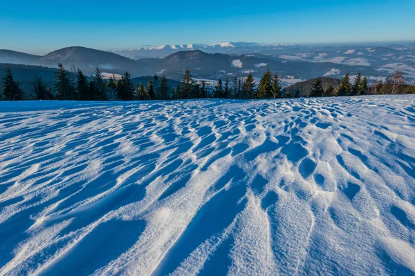 Hermosa vista fascinante de las olas de nieve de esquí — Foto de Stock