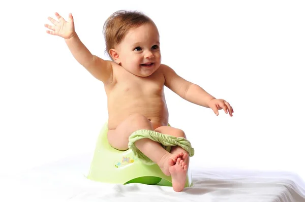 Entrenamiento en el orinal de bebé adorable — Foto de Stock