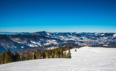 Füniküler yol resim gibi bir yerde.
