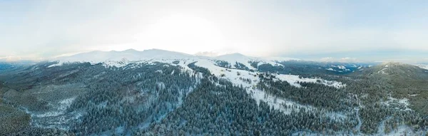 Vista aérea do panorama de inverno da noite — Fotografia de Stock