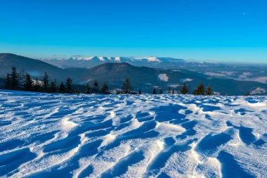 Kar dalgalarının büyüleyici manzarası