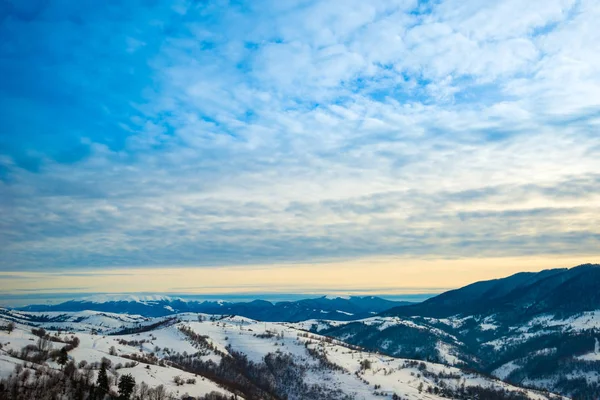 Gyönyörű panoráma hegyi lejtők — Stock Fotó