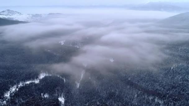 Prachtige Bergdag Vliegen Bewolkt Winterland — Stockvideo
