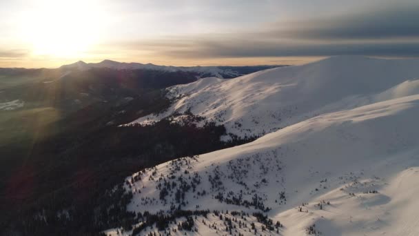 Utsikt Från Luften Sunrise Winter Mountain — Stockvideo