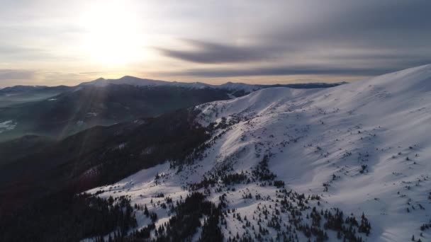 Widok Lotu Ptaka Sunrise Winter Mountain — Wideo stockowe