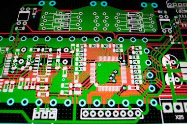 Pc ekranında pcb elektrik devresi