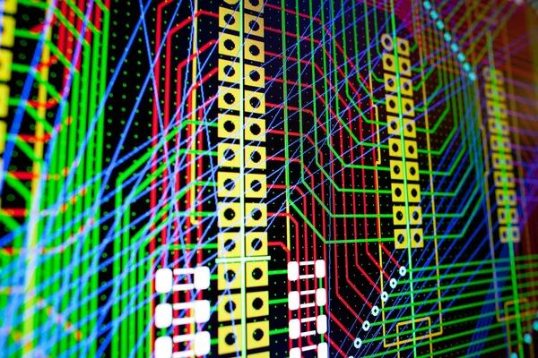 Pcb elektrisch circuit op het Pc scherm — Stockfoto