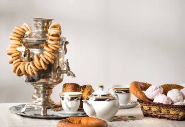 Rus ekmekleriyle hayat devam ediyor.