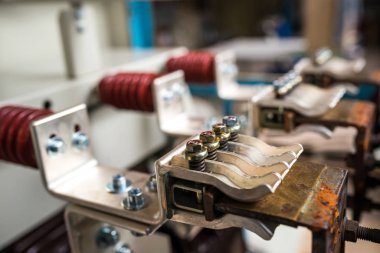 Kondüktörlü üç bakır terminal