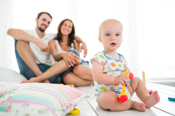 Pequeño bebé lindo de seis meses —  Fotos de Stock