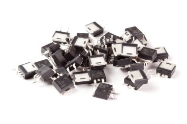 Işık arka planında elektronik transistörler