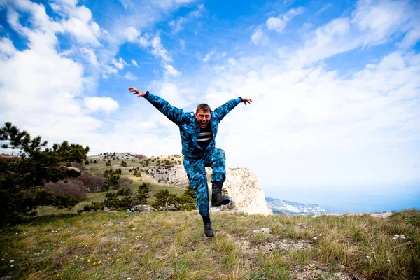 Amuzant tineri vesel caucazian om — Fotografie, imagine de stoc