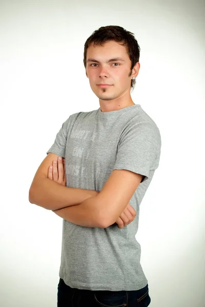 Porträtt av en vit ung positiv kille — Stockfoto