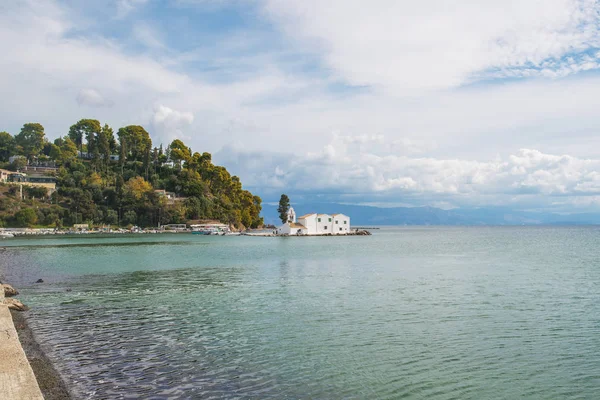 Halkiopoulos Lagune Mit Dem Vlacherna Kloster Und Pontikonisi Bedeutet Mausinsel — Stockfoto