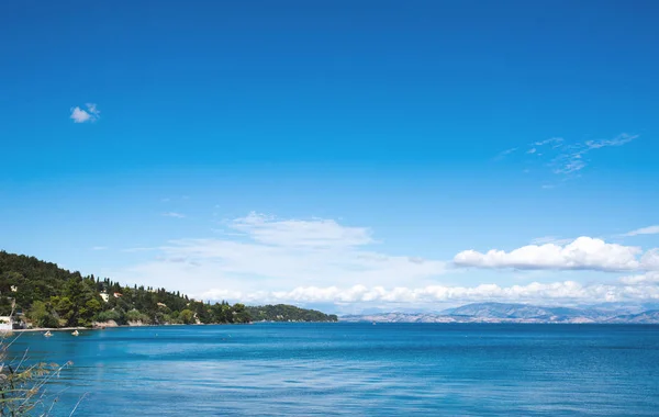 Pantai Dengan Perahu Pulau Corfu Yunani Pemandangan Indah Pantai Laut — Stok Foto