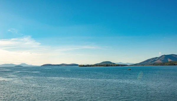 Geweldige Sealine Met Kristalhelder Water Buurt Van Corfu Eiland Griekenland — Stockfoto