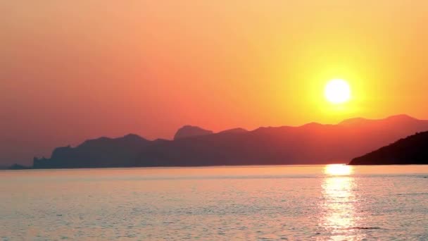 Hermoso Sol Playa Haz Luz Brillando Través Del Paisaje Nublado — Vídeos de Stock