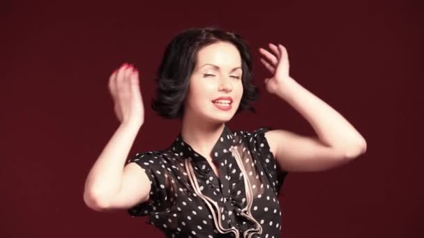 Glamour Pinup Girl Gesture Dark Background — Stock Video