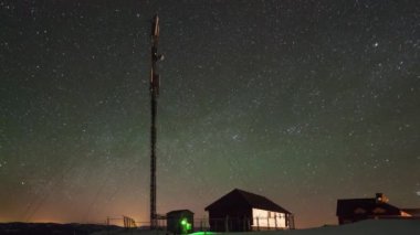 Gecenin içinde kule