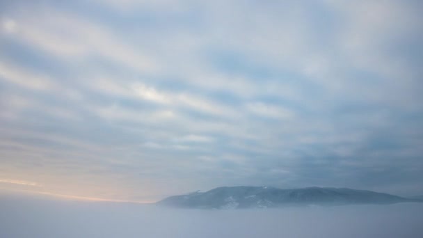 Vista Niebla Puesta Sol Invierno Montaña — Vídeos de Stock