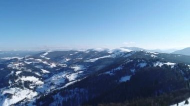 Carpatian dağlar, kışın kayak resort yatay, bir kuş bakışı, Uhd 4k