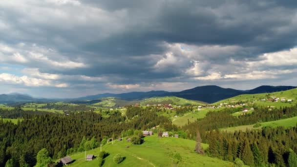 Mountain Village Tájkép Kárpátalján — Stock videók